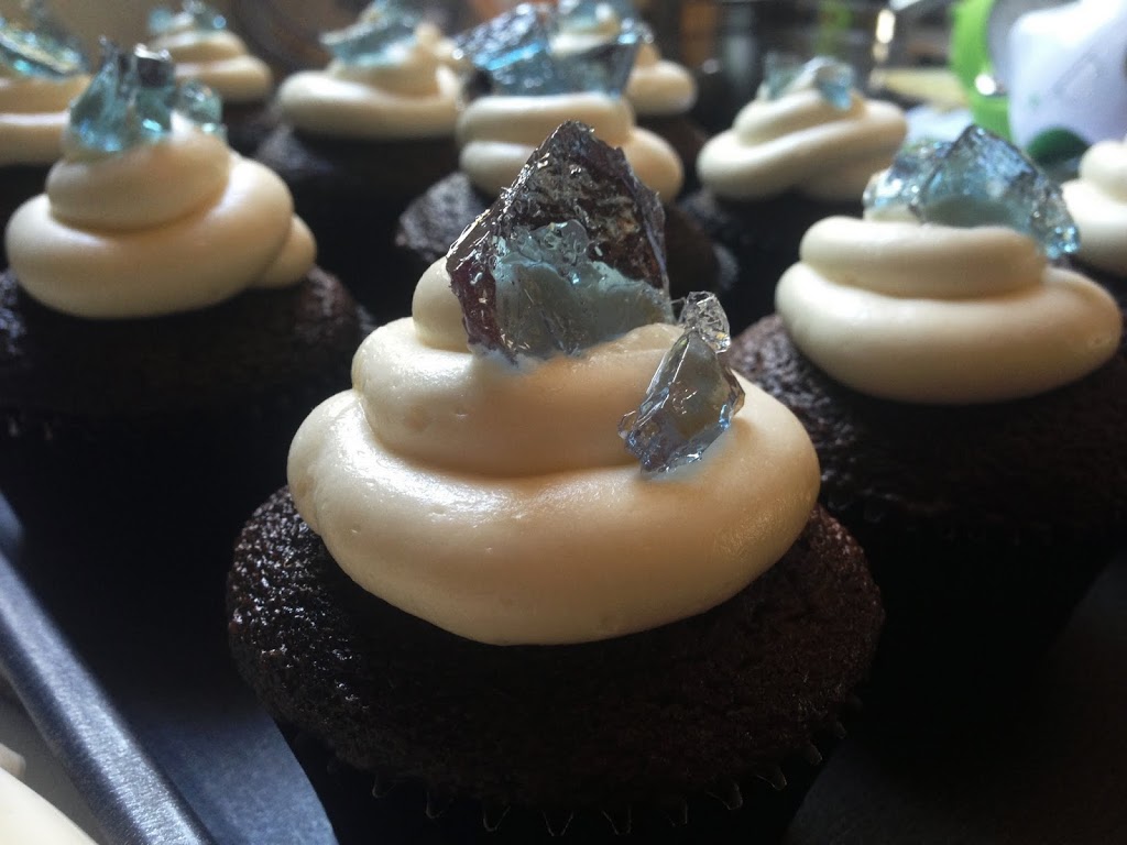 Breaking Bad Cup Cakes - Blue meth crystals on top