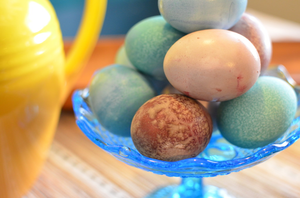 How to Create Naturally Dyed Eggs