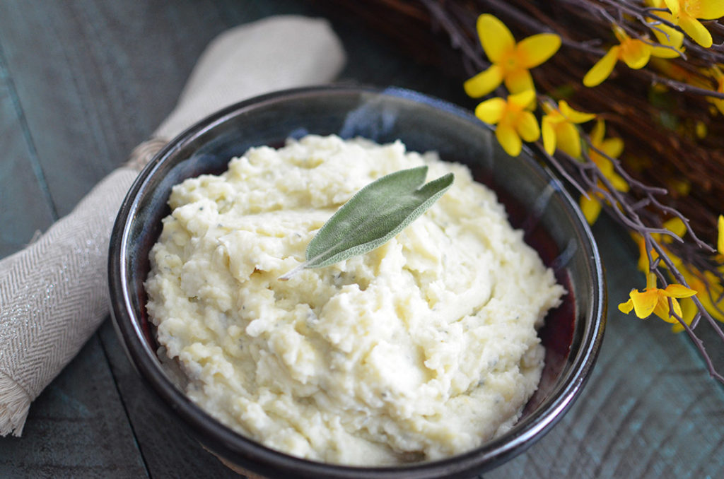 Delicious mashed potatoes flavored with rich gorgonzola cheese